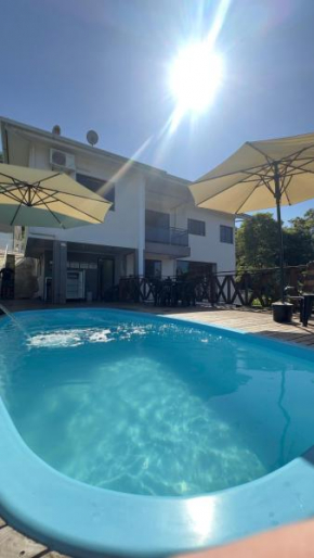 Casa dos Gerânios com Piscina - 4 quartos climatizados, espaçosa ideal para encontro de grupos e familiares!